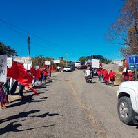 Oaxaca colapsa por bloqueos carreteros de Antorcha Campesina, CTM y UABJO