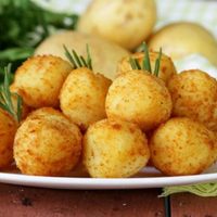 Empezá de 10 el lunes: hacé esta receta de bombas de calabaza y queso sin TACC y sin huevos