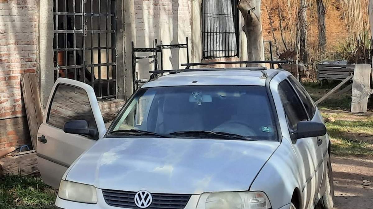 Robaron un auto en pleno centro. Fuente: (Facebook).