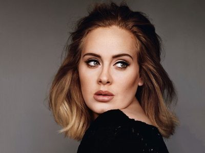 ¡Cambiazo! El nuevo cuerpo de playa de Adele tras adelgazar unos 70 kilos en la última década