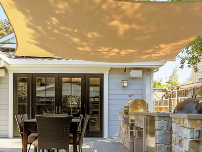 Cómo hacer un toldo para tu patio igual al de las revistas de decoración, pero sin gastar