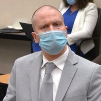 Condenan a 22 años y medio de prisión al expolicía Derek Chauvin por el asesinato de George Floyd