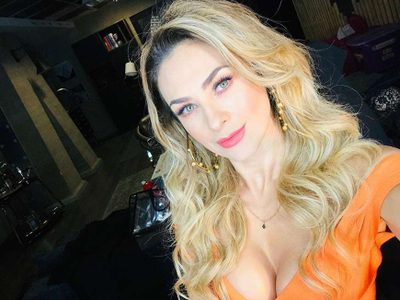 ¡Sin pudor! Aracely Arámbula se quitó toda la ropa y movió sus curvas así ¡Se te empaña la vista!