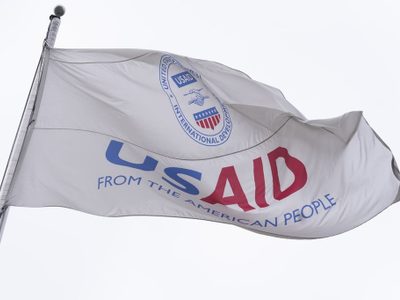 Trump y Musk impulsan el desmantelamiento de USAID, la principal agencia de ayuda humanitaria