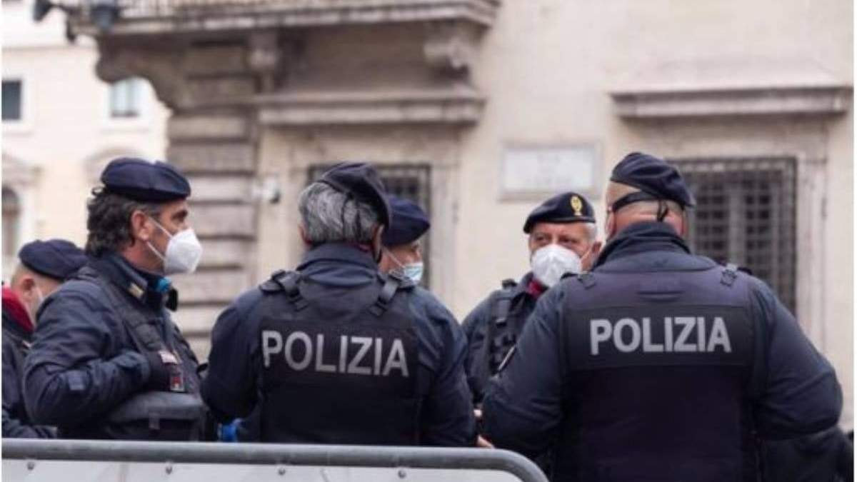 Agentes de la Policía italiana
