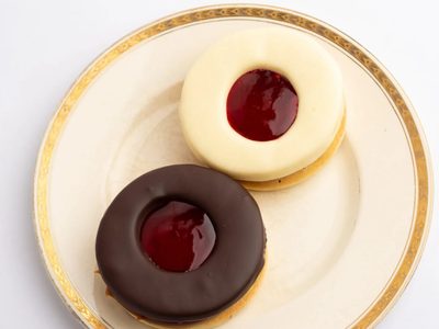 No gastes en la panadería y hacete estos espejitos caseros: la receta de las galletitas más deliciosas para una merienda perfecta