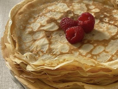 Con solo 2 bananas preparás en casa una masa de panqueques sin TACC, rápida, fácil y apta para celíacos