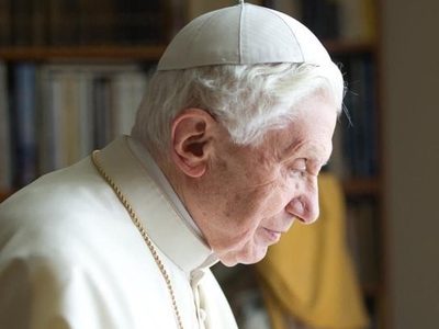 Fiscales investigaron a Benedicto XVI en casos de abuso sexual