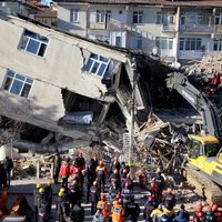 Asciende a 22 el número de muertos por terremoto en Turquía (Fotogalería)