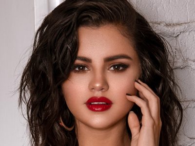 ¡Difícil de creer! Selena Gómez demostró su lado de fanática hacia una gran colega. ¿Quién es?