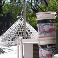 Con un tacho de pintura vacío, hacé un cesto para la ropa sucia en solo minutos