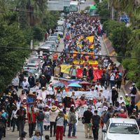 A 10 años de la desaparición, madres y padres de normalistas de Ayotzinapa inician jornada de lucha