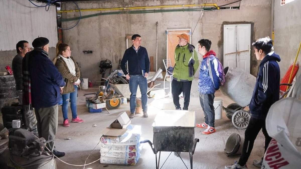 Marcos Koopmann en las obras de APANC. Fuente: (Legislatura Neuquén)