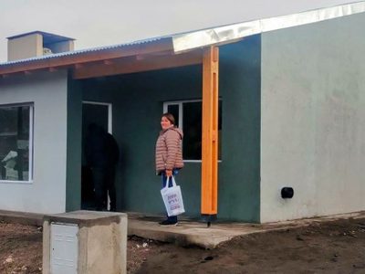 El gobierno pretende mejorar por ley el cobro de las cuotas de viviendas entregadas por el IPVU