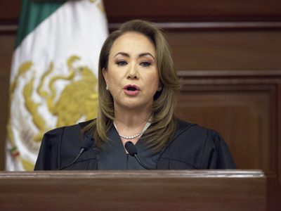 UNAM despide a Martha Rodríguez, asesora de tesis de la ministra Yasmín Esquivel