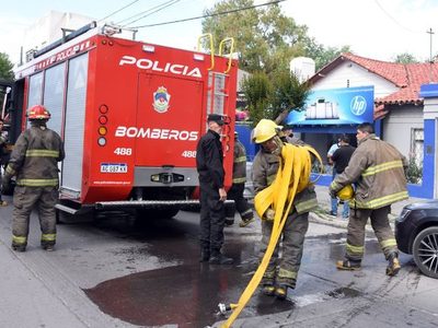 Un nene jugaba con un encendedor y provocó un incendio en Neuquén Capital