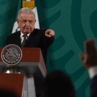 AMLO llama a participar en revocación de mandato, ignora restricción del TEPJF