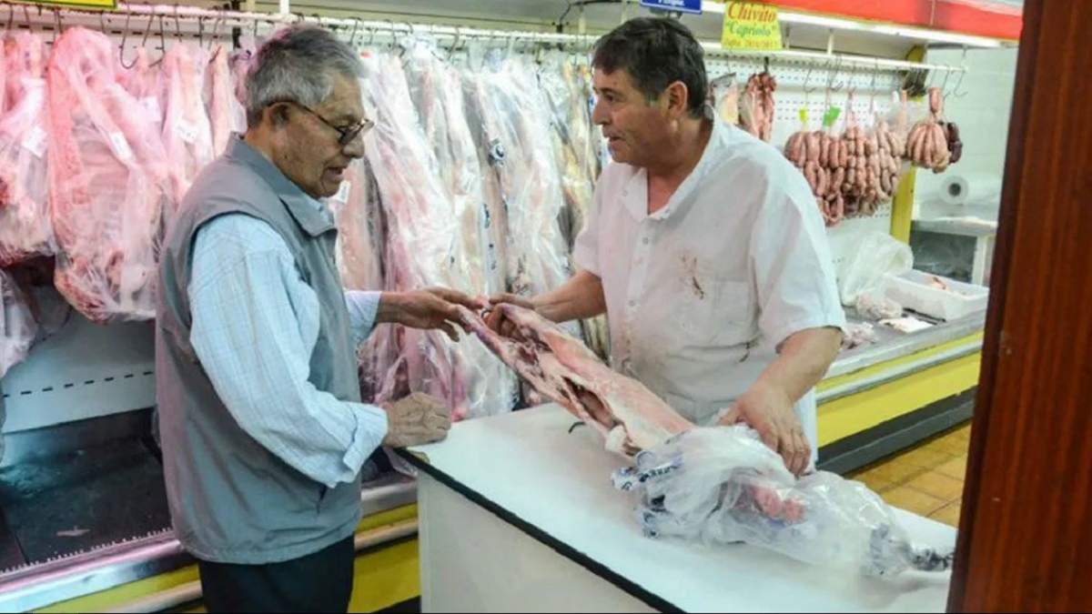 La venta en supermercados permite que los crianceros logren un volumen de ventas de sus chivitos, superior al que venían obteniendo. Fuente: (Facebook)