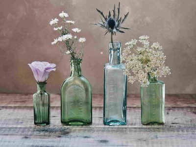 Si tenés 1 botella de vidrio así en casa, no la tires: creá esto tan hermoso y útil para tener en casa