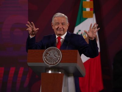 “Está bajando la inflación y el peso está fortachón”: AMLO