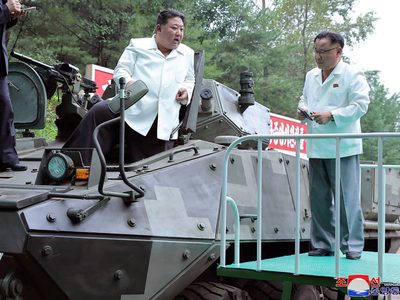 Kim ordena aumentar la producción de misiles norcoreanos antes de maniobras de EU y Corea del Sur