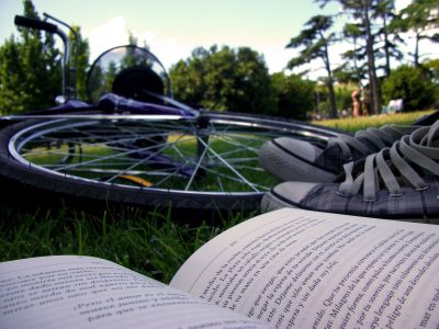 Editoriales ofrecen libros online o a domicilio