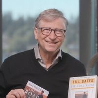 Bill Gates califica de "perversas" y "disparatadas" las teorías de la conspiración sobre covid-19