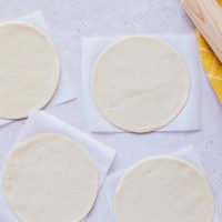 Masa de empanadas exprés sin gastar fortuna: para resolver la cena con lo que tenés en la heladera
