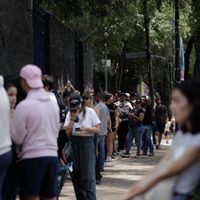 Joven tapatía llora por falta de boletas en casillas especiales de la CDMX