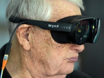 Adultos mayores disfrutan de la realidad virtual: esto dice un estudio