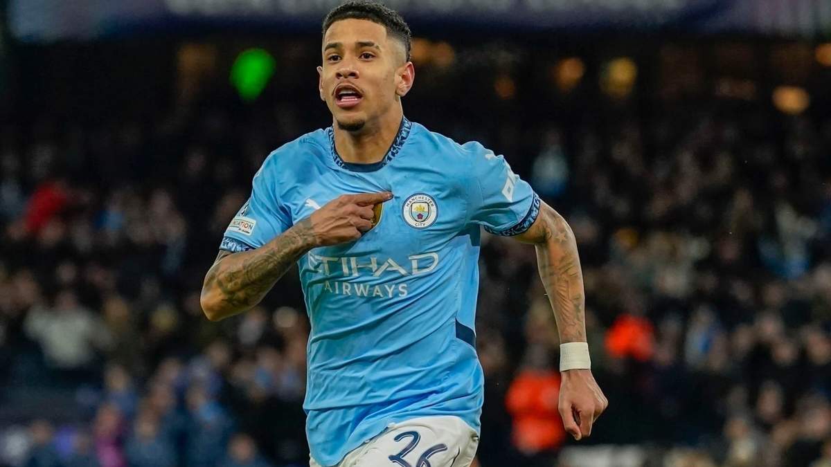 Savinho celebra tras anotar el tercer gol del Manchester City ante el Club Brujas en el partido de la Liga de Campeones