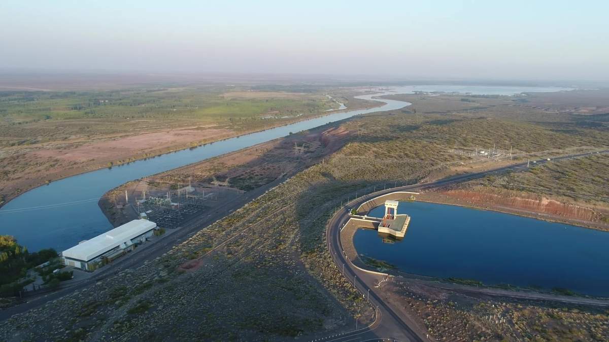 Complejo Hidroeléctrico Cerros Colorados. Fuente: (Twitter)