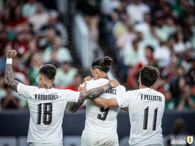 Uruguay humilla 4-0 a México en amistoso rumbo a la Copa América