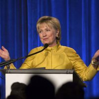 Hillary Clinton culpa de su derrota a Wikileaks, Rusia y al FBI