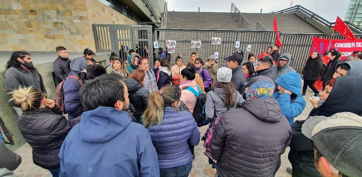 Durante la audiencia se realizó una manifestación en las puertas de la Ciudad Judicial. Fuente: (Javier Manzano)