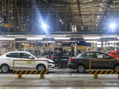 La producción de autos cayó por cuarto mes consecutivo