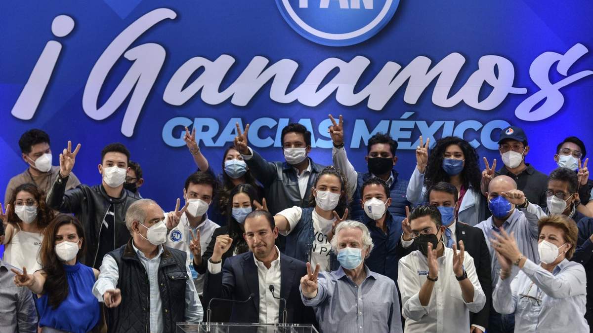 Conferencia de prensa de panistas
