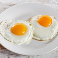Si te gustan los huevos fritos, tenés que mirar este trucazo para prepararlos más sanos y sin aceite