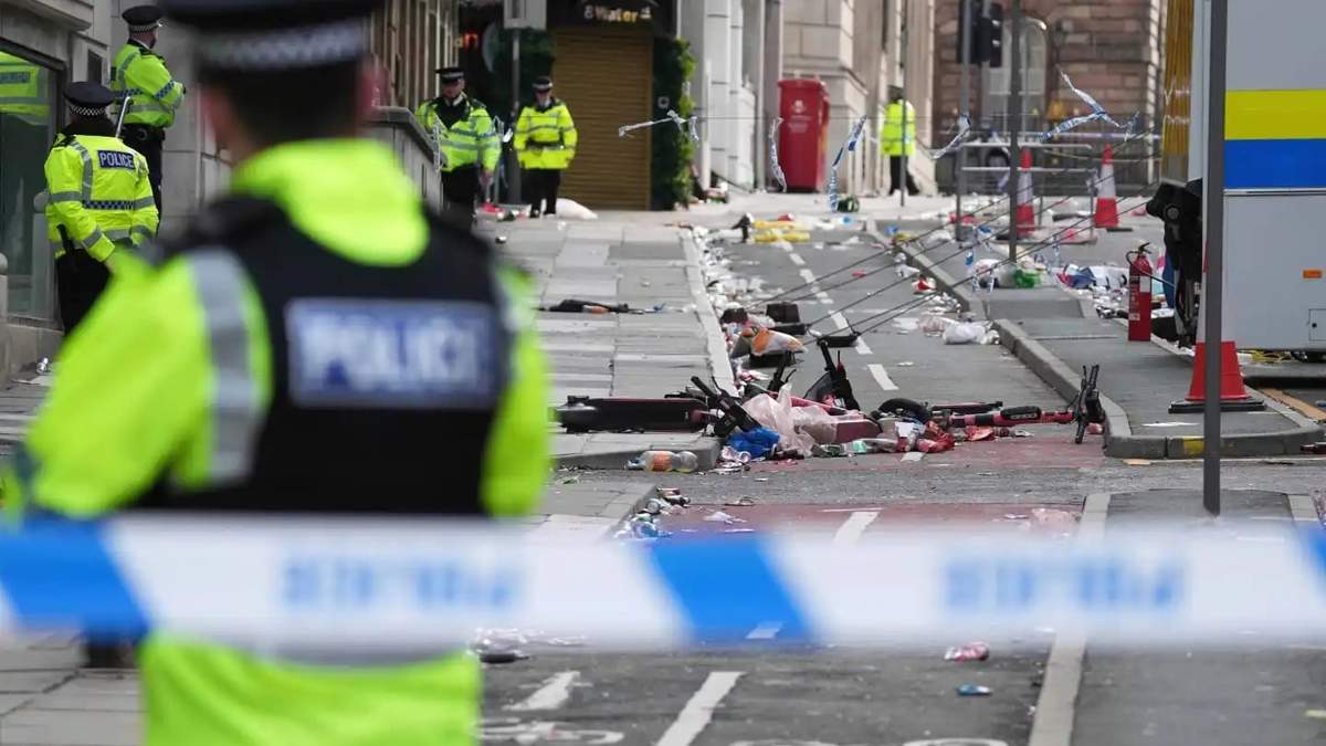 Conductor que atropelló a aficionados del Liverpool fue condenado a más de 21 años de cárcel