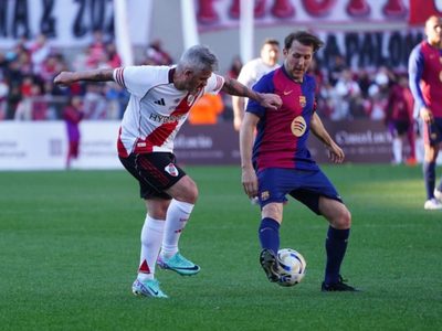 Sin Ronaldinho: todas las figuras mundiales que estuvieron en el Duelo de Leyendas entre River y Barcelona