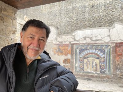 Gerardo Fernández Noroña polemiza con Joaquín López Dóriga por foto de viaje a Europa