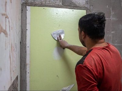 Neuquén amplía los montos de contrataciones a empresas para mantenimiento escolar