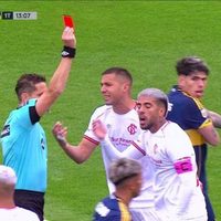 Lamolina, suspendido por echar a Tapia, el hijo de Tapia, en el "estadio" Tapia