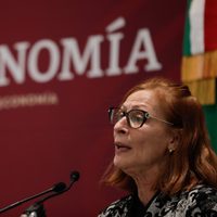 Tatiana Clouthier promete “revalorizar el fenómeno migratorio” al asumir el IME