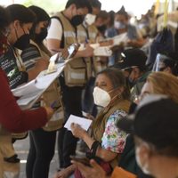 Vacunación en Azcapotzalco: persisten adultos mayores sin comprobante de domicilio o de otros municipios
