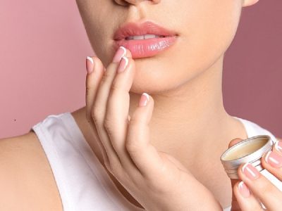 Repara, hidrata y da brillo: hacé este poderoso bálsamo labial en casa con solo 3 ingredientes naturales