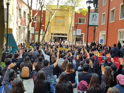 Alumnos del ITAM exigen reducir la presión en homenaje a compañera fallecida