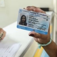 No hay plásticos para las licencias de conducir en Neuquén