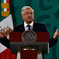 Mi derecho de manifestación está por encima de cualquier reglamento: AMLO al INE por mañaneras