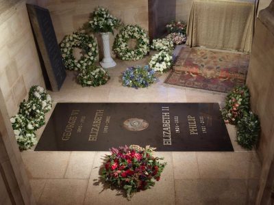La Casa Real británica publica la primera fotografía de la lápida de Isabel II